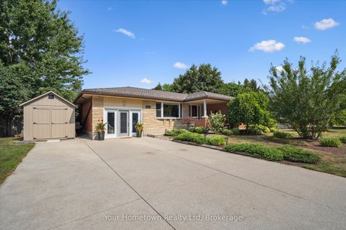 220 Colborne St, Elora, ON, N0B1S0 | Card Image