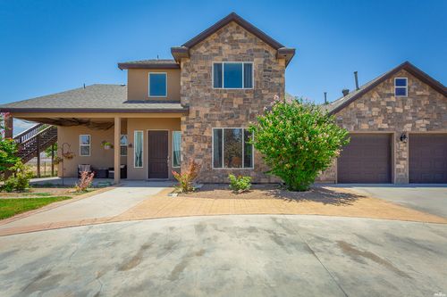 805 Walker Farm Rd, Carlsbad, NM, 88220 | Card Image