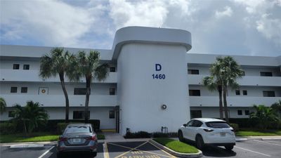 19-D - 1460 Sheridan St, Condo with 2 bedrooms, 2 bathrooms and null parking in Hollywood FL | Image 2