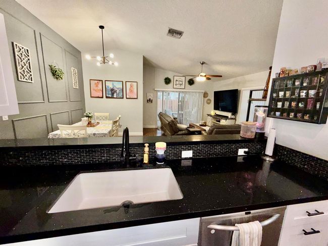 8421 Sw 41 St Ct, House other with 3 bedrooms, 2 bathrooms and null parking in Davie FL | Image 12