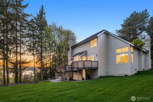 19221 Se 25th St, Sammamish, WA, 98075-7491 | Card Image