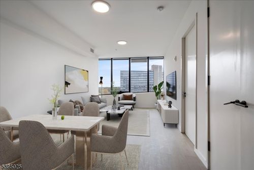 2-258 S Harrison St, East Orange, NJ, 07018-1514 | Card Image