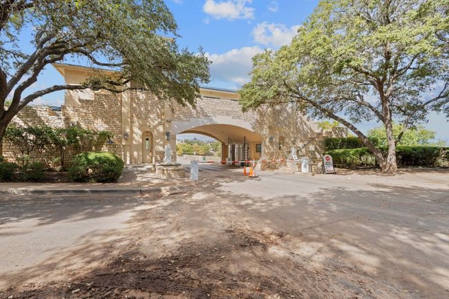 Gated entrance | Image 27