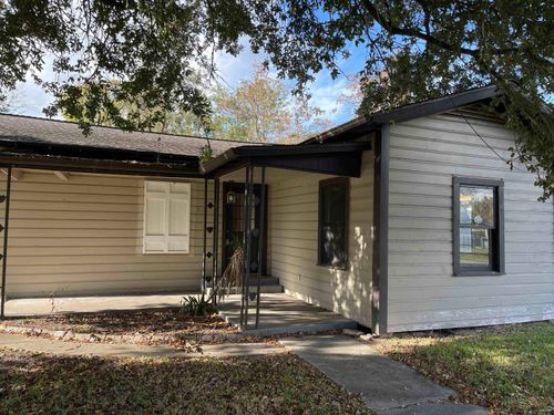 812 Texas Ave, West Orange, TX, 77630-7046 | Card Image