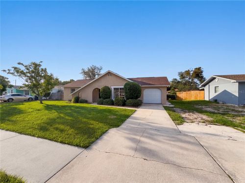 880 Fruitland Dr, DELTONA, FL, 32725-5540 | Card Image