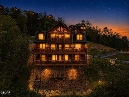 2722 Mountain Preserve Dr, Sevierville, TN, 37862 | Card Image