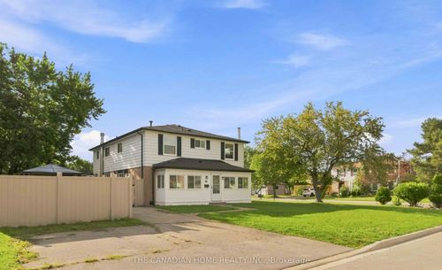 80 Flamingo Cres, Brampton, ON, L6T2G7 | Card Image