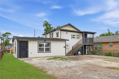 12-7010 Brownsville St, Houston, TX, 77020-5220 | Card Image