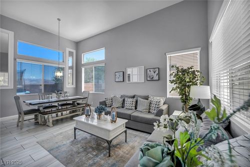 818 Grape Vine Ave, Henderson, NV, 89002-9549 | Card Image
