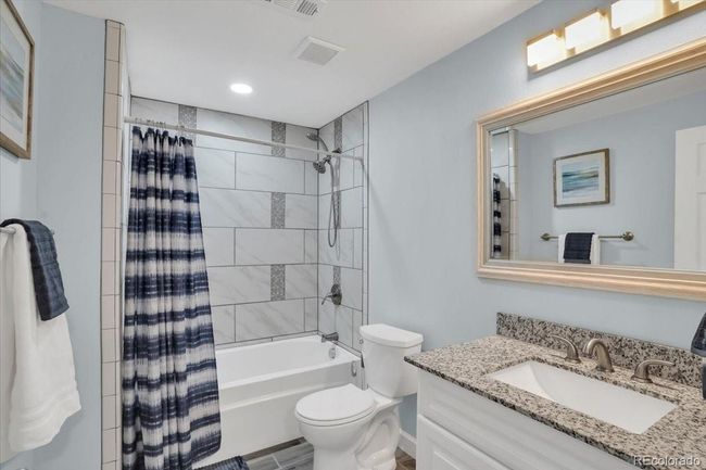 Downstairs Bathroom | Image 35