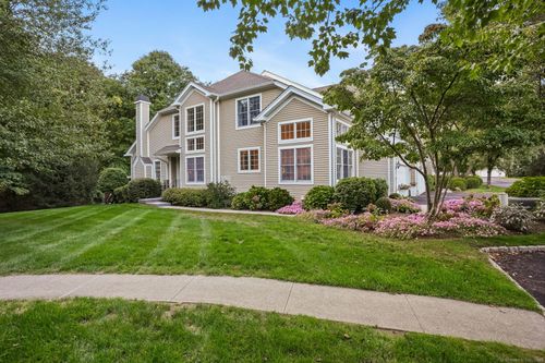 51-51 Regency Cir, Trumbull, CT, 06611-1391 | Card Image