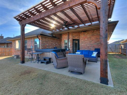 11105 8th St, Yukon, OK, 73099-0217 | Card Image