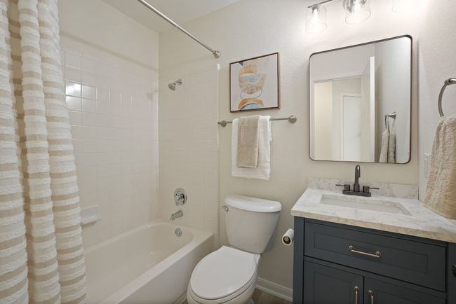 Hall bath w/ new vanity, faucet, & hardware | Image 20