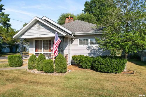 520 N 9th St, Herrin, IL, 62948-3323 | Card Image