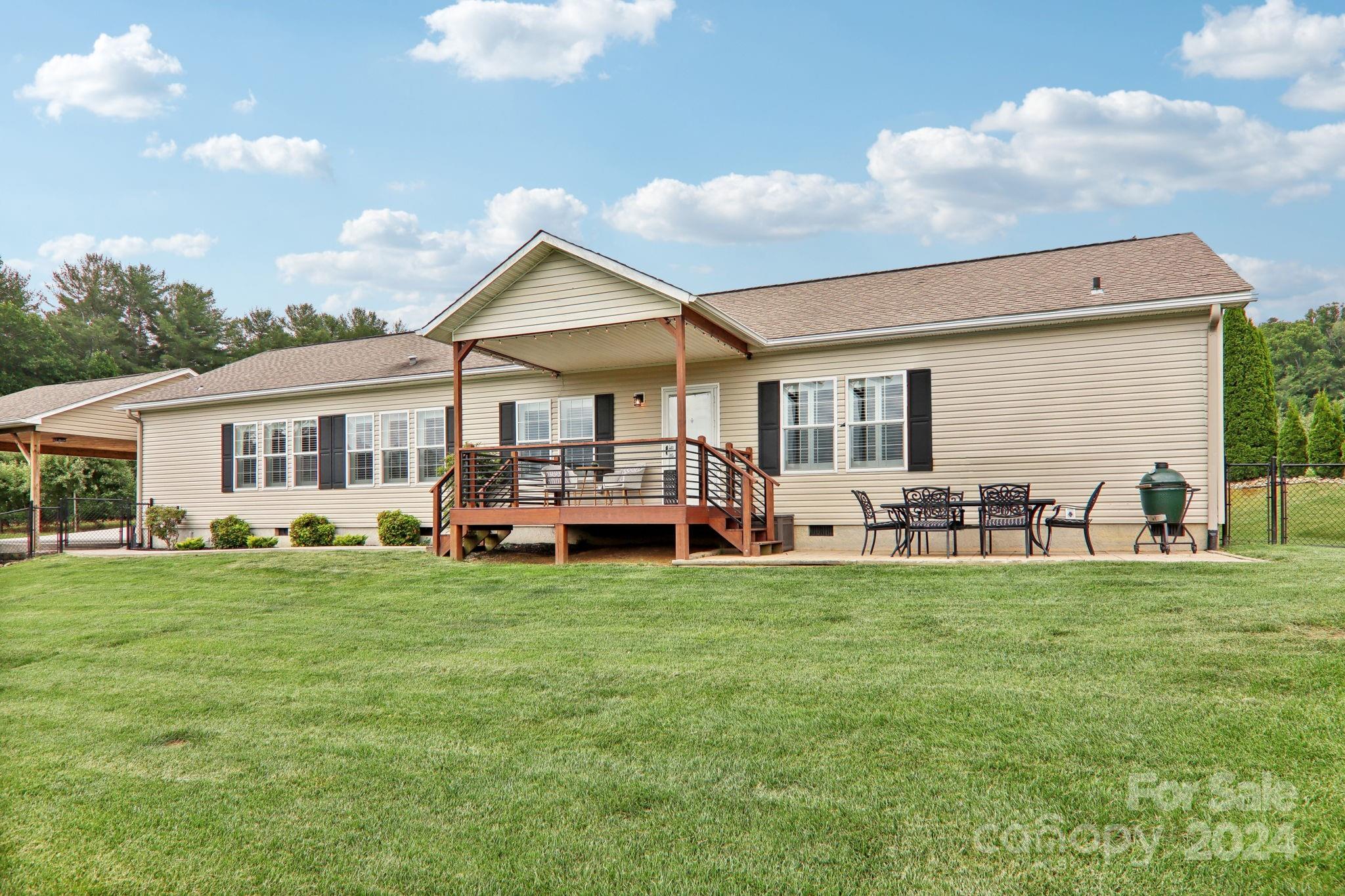 Stepp Acres Ln, Hendersonville, NC 28792