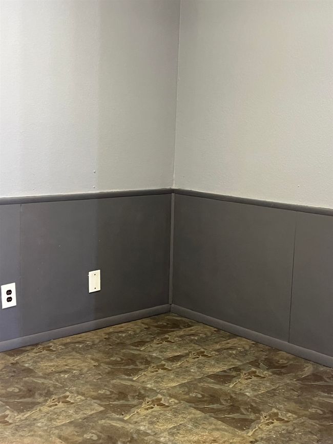 904 W Young St, Home with 0 bedrooms, 0 bathrooms and null parking in Llano TX | Image 5