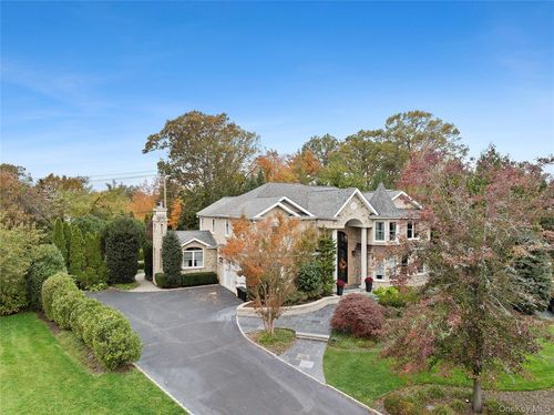5 Schoolhouse Ct, Oyster Bay, NY, 11771-3800 | Card Image