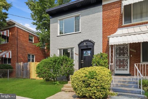 5005 Sargent Rd Ne, WASHINGTON, DC, 20017-2823 | Card Image
