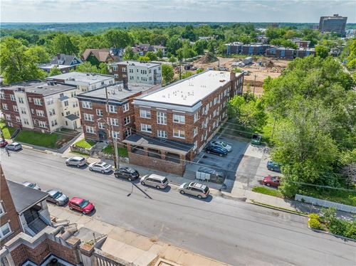 109 E 40th Street, Kansas City, MO, 64111 | Card Image