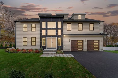 8 Noanett Rd, Needham, MA, 02494-2422 | Card Image