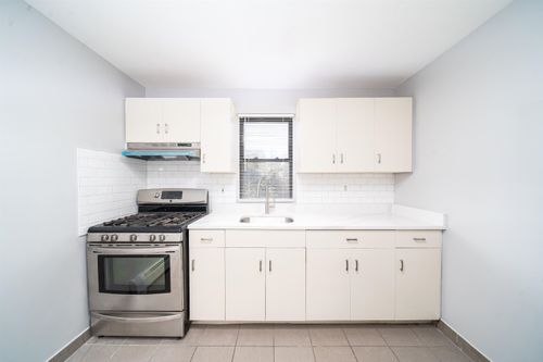 apt-6-43 W 9th St, Bayonne, NJ, 07002-2577 | Card Image