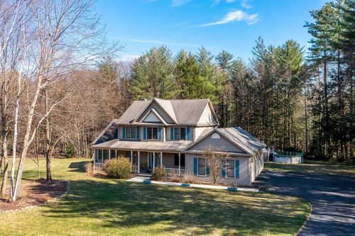 12 Golden Cir, Southampton, MA, 01073-9104 | Card Image