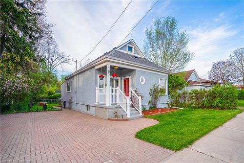 197 Fennell Ave E, Hamilton, ON, L9A1S5 | Card Image