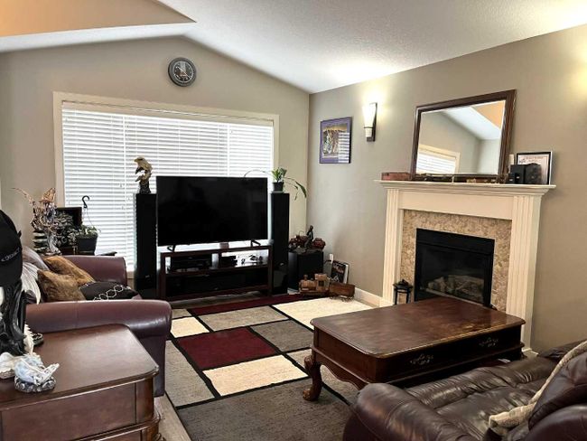 11338 59 Avenue, Home with 3 bedrooms, 2 bathrooms and 4 parking in Grande Prairie AB | Image 3