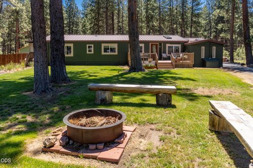 19176 Indian Summer Rd, Bend, OR, 97702-7927 | Card Image