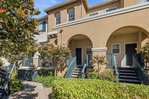 407 Charlott Ln, Redwood City, CA, 94063-5501 | Card Image