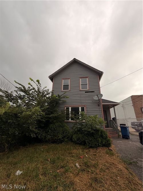 7813 Harvard Ave, Cleveland, OH, 44105-3938 | Card Image
