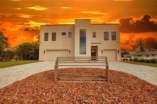 569 Rountree Dr, LONGBOAT KEY, FL, 34228-2618 | Card Image