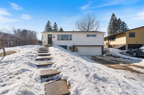 2233 Woodland Ave, Duluth, MN, 55803-2262 | Card Image