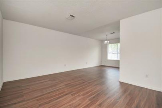 17210 Colony Creek Dr, House other with 4 bedrooms, 3 bathrooms and 2 parking in Spring TX | Image 4