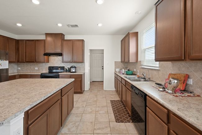 538 Thunder Valley Trl, House other with 5 bedrooms, 4 bathrooms and null parking in Georgetown TX | Image 7
