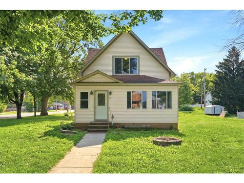 130 N Woodworth St, Elmwood, WI, 54740-8647 | Card Image