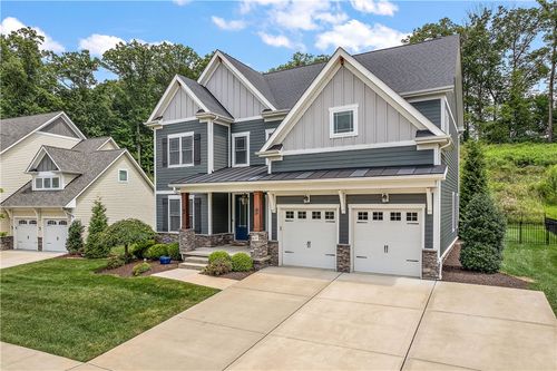 637 Chilliwack Ln, Mars, PA, 16046-4071 | Card Image