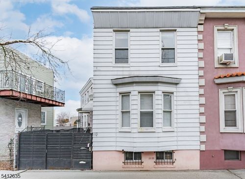 72 Lang St, Newark, NJ, 07105-3123 | Card Image