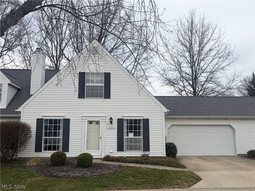 26-3376 Hunter Pkwy, Cuyahoga Falls, OH, 44223-3700 | Card Image