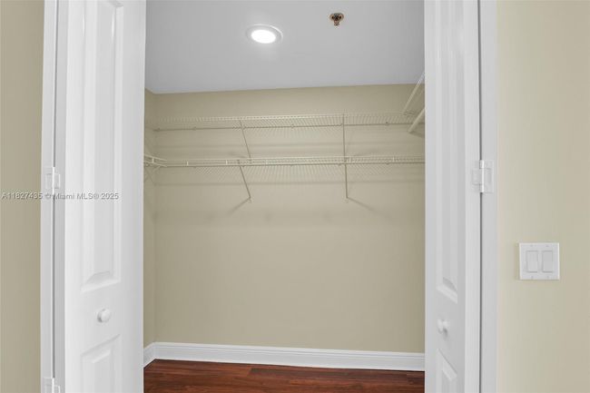 APT-1903S - 2681 N Flamingo Rd, Condo with 2 bedrooms, 2 bathrooms and null parking in Sunrise FL | Image 31