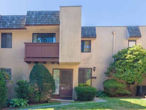 22-135 Courtland Ave, Stamford, CT, 06902-3462 | Card Image