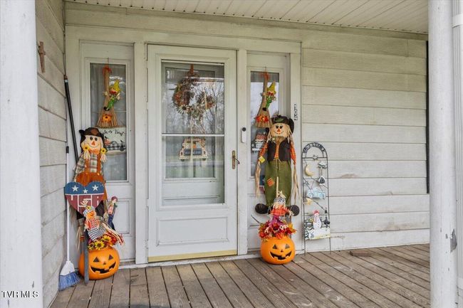 104 Maple St, House other with 5 bedrooms, 3 bathrooms and null parking in Glade Spring VA | Image 39