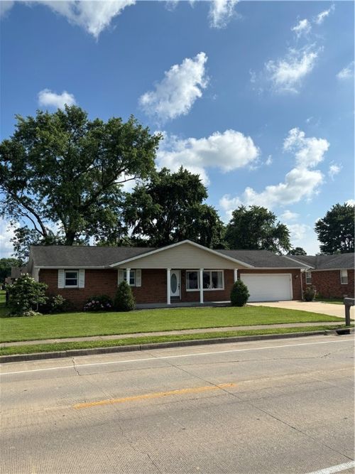 905 W Evergreen Ave, Effingham, IL, 62401-1778 | Card Image