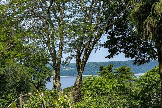 Hudson River view from northwest bedroom | Image 15