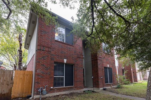 815 Black Locust Dr, Pflugerville, TX, 78660-1832 | Card Image