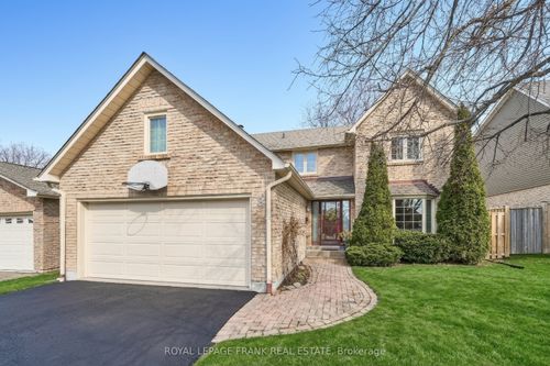3 Hialeah Crescent, Whitby, ON, L1N6P9 | Card Image