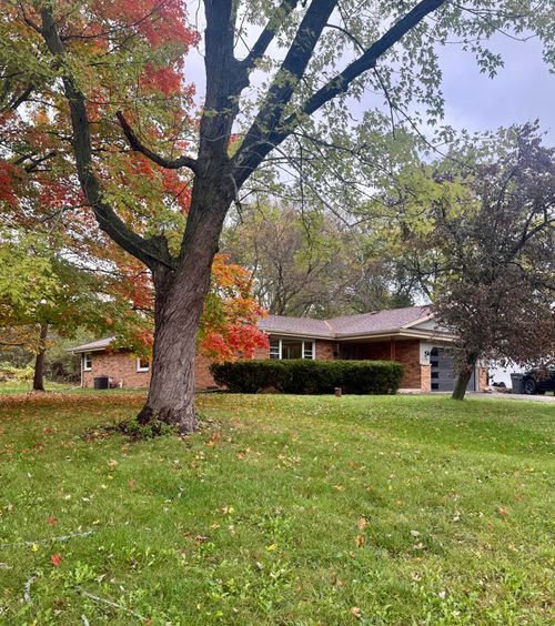 W135S6493 Windsor Rd, Muskego, WI, 53150-2833 | Card Image