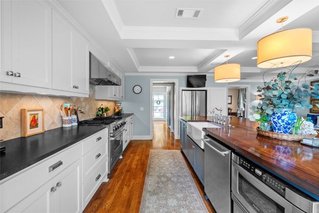 1704 W 34 Th St, House other with 3 bedrooms, 3 bathrooms and 3 parking in Austin TX | Image 6
