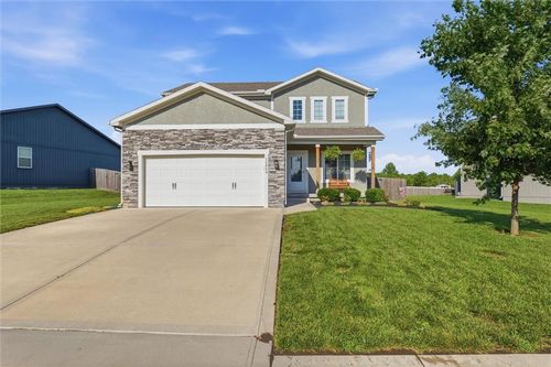 12434 Live Oak Cir, Peculiar, MO, 64078-2583 | Card Image