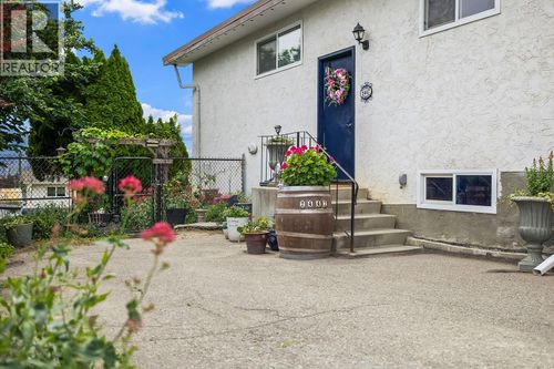 2447 Margaret Rd, West Kelowna, BC, V4T1N6 | Card Image